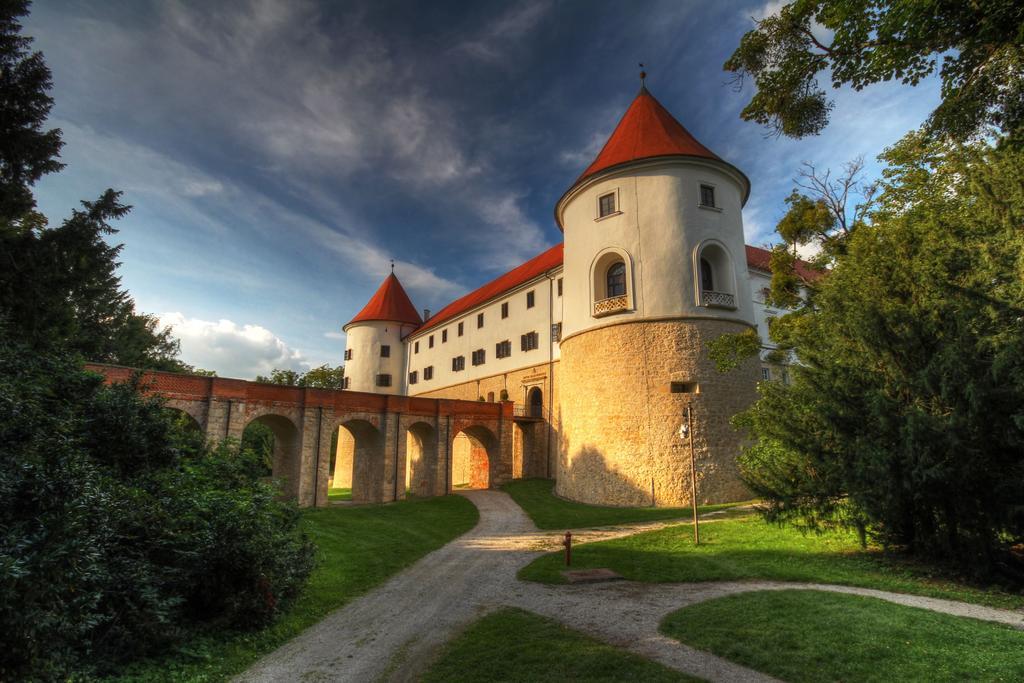 Hotel Mokrice Castle Estate Obrezje Exterior foto